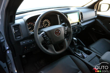 2022 Nissan Frontier PRO-4X, interior